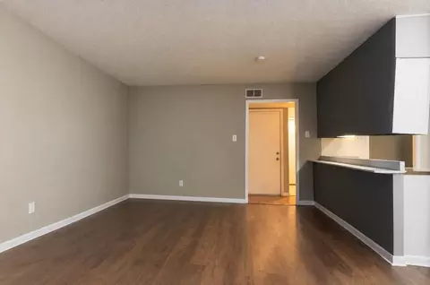 Living - 5616 Maple Tree Dr, Memphis, TN 38115 photo 3 of 4