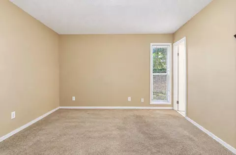 Bedroom - 5616 Maple Tree Dr, Memphis, TN 38115 photo 4 of 9