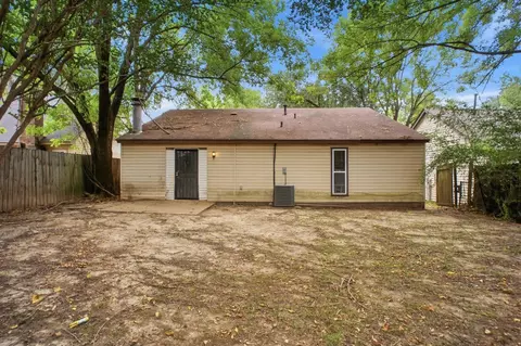 Exterior - 5616 Maple Tree Dr, Memphis, TN 38115 photo 3 of 4