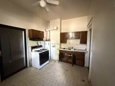 Kitchen - 541 E Trigg Ave E, Memphis, TN 38106 photo 2 of 2