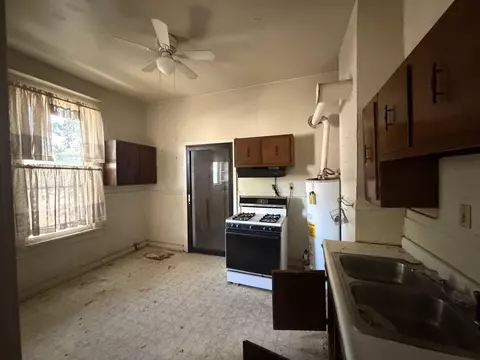 Kitchen - 541 E Trigg Ave E, Memphis, TN 38106 photo 1 of 2