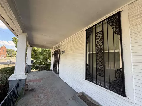 Exterior - 541 E Trigg Ave E, Memphis, TN 38106 photo 6 of 7