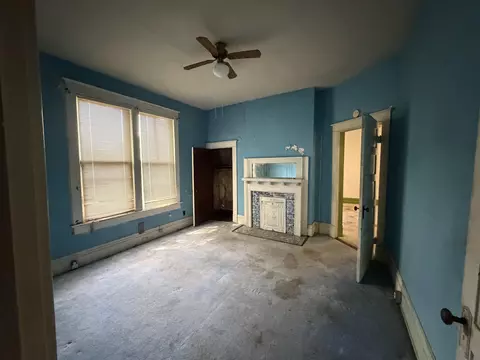 Bedroom - 541 E Trigg Ave E, Memphis, TN 38106 photo 2 of 5