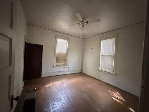 Bedroom - 541 E Trigg Ave E, Memphis, TN 38106 photo 4 of 5