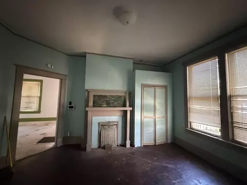 Living - 541 E Trigg Ave E, Memphis, TN 38106 photo 4 of 4