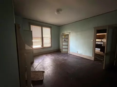 Living - 541 E Trigg Ave E, Memphis, TN 38106 photo 3 of 4
