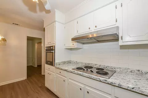 Kitchen - 9540 Stuart Rd, Olive Branch, MS 38654 photo 3 of 3