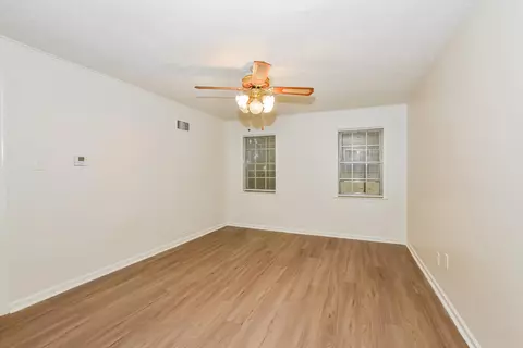 Living - 9540 Stuart Rd, Olive Branch, MS 38654 photo 2 of 3