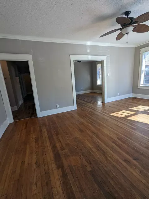 Living - 538 E Mckellar Ave, Memphis, TN 38106 photo 1 of 3