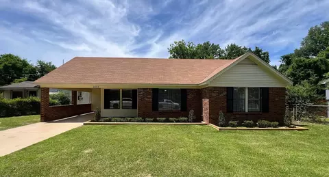 3253 Old Horn Lake Rd, Memphis, TN 38109