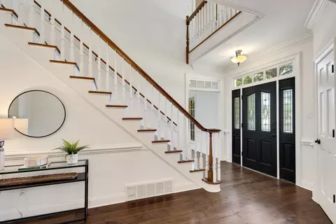 Entry Way - 1196 E Lake Pointe Dr, Collierville, TN 38017 photo 1 of 3
