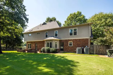 Exterior - 1196 E Lake Pointe Dr, Collierville, TN 38017 photo 7 of 7
