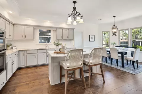 Kitchen - 1196 E Lake Pointe Dr, Collierville, TN 38017 photo 2 of 5