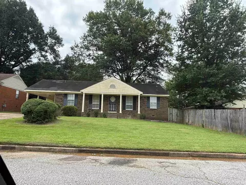 4301 Manorhaven Dr, Memphis, TN 38128