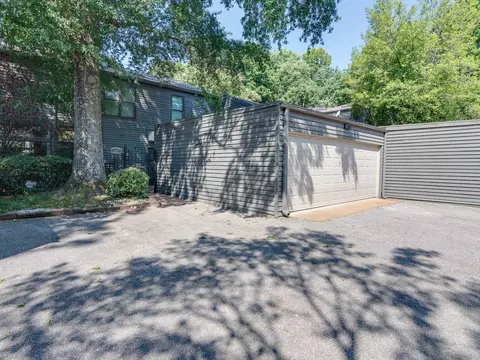 725 Eventide Dr #34, Memphis, TN 38120