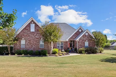 42 Amber Tree Cv, Brighton, TN 38011
