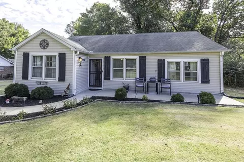 3450 Oak Rd, Bartlett, TN 38135