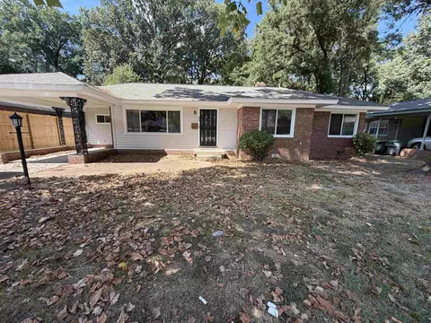 959 Colonial Rd, Memphis, TN 38117