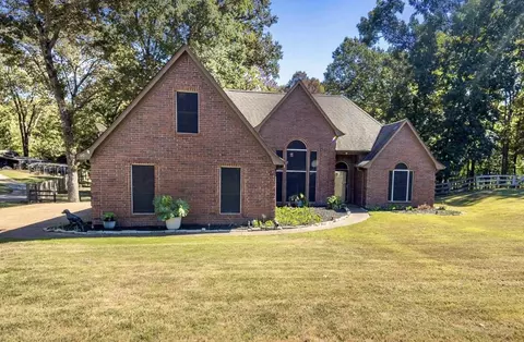 90 Country Forest Dr, Oakland, TN 38060