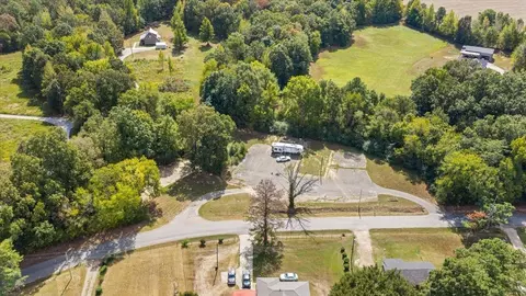 2445 Mosby Rd, Oakland, TN 38060