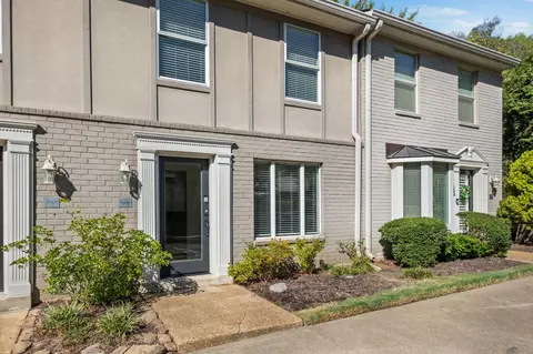 7449 Germantown Sq S, Germantown, TN 38138