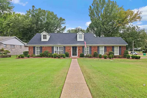 1635 Poplar Estates Pkwy, Germantown, TN 38138
