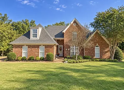 8858 Carriage Creek Rd, Arlington, TN 38002