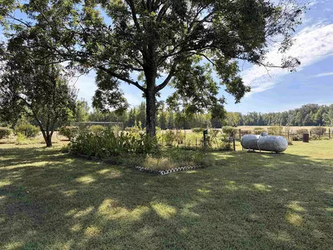 1160 Breeden Ln, Bolivar, TN 38008