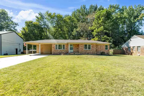 2695 Elmore Park Rd, Bartlett, TN 38134