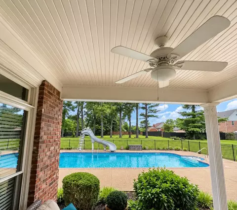 Exterior - 108 Redfield Dr, Jackson, TN 38305 photo 3 of 6