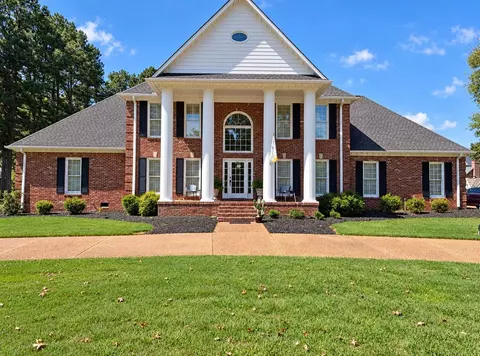 Exterior - 108 Redfield Dr, Jackson, TN 38305 photo 2 of 6