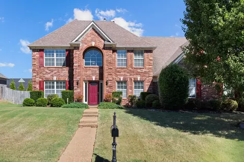 10 Misty Hill Cv, Oakland, TN 38060