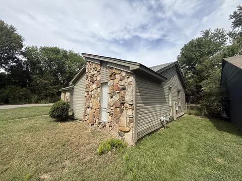 Exterior - 5588 Maple Tree Dr, Memphis, TN 38115 photo 3 of 3