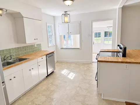 Kitchen - 1069 Tatum Rd, Memphis, TN 38122 photo 3 of 3