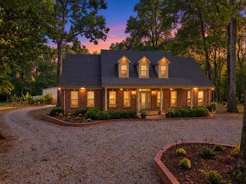 433 Perry Ln, Millington, TN 38053