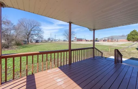Exterior - 115 Carson St, Jackson, TN 38301 photo 3 of 4