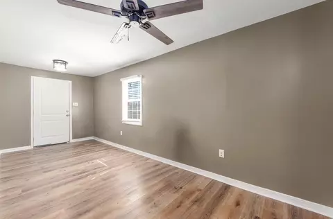 Living - 115 Carson St, Jackson, TN 38301 photo 2 of 3