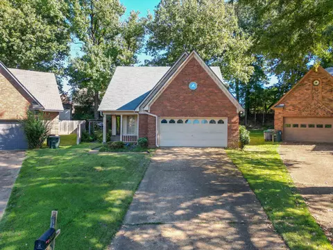 8904 Lake Edge Cv, Cordova, TN 38016