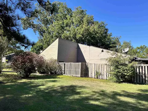 1679 S Ravenhill Dr #18, Germantown, TN 38138