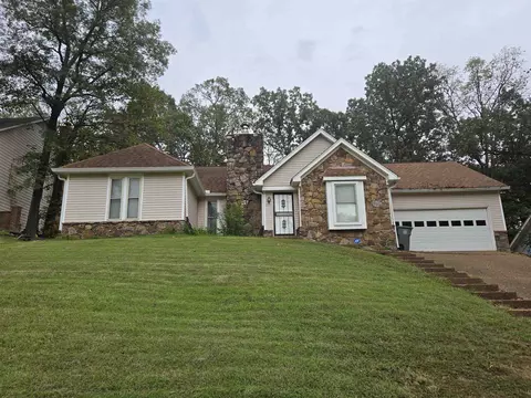 8551 E Chippingham Dr, Cordova, TN 38016