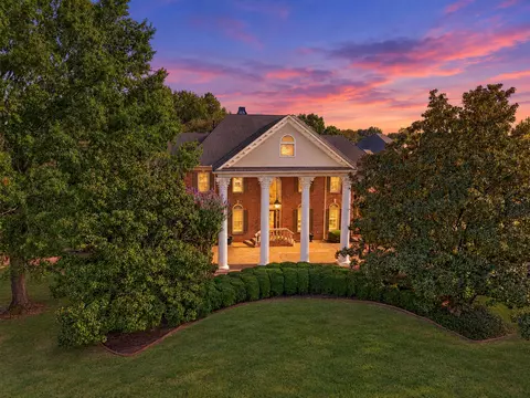 3670 Classic Dr, Memphis, TN 38125
