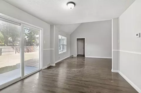 Living - 2413 Ridgeway Rd, Memphis, TN 38119 photo 5 of 6