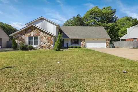 2413 Ridgeway Rd, Memphis, TN 38119