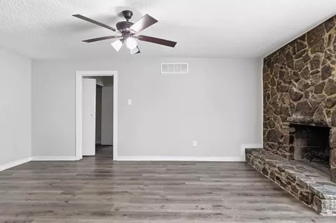 Living - 2413 Ridgeway Rd, Memphis, TN 38119 photo 2 of 6