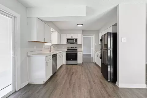 Kitchen - 2413 Ridgeway Rd, Memphis, TN 38119 photo 1 of 1