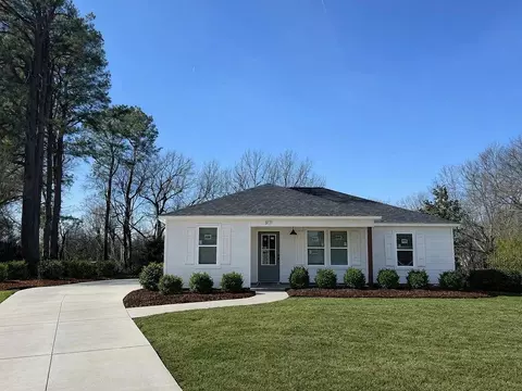 8215 Robena Ln, Millington, TN 38053