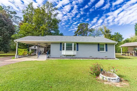 143 Sunrise Cv, Selmer, TN 38375
