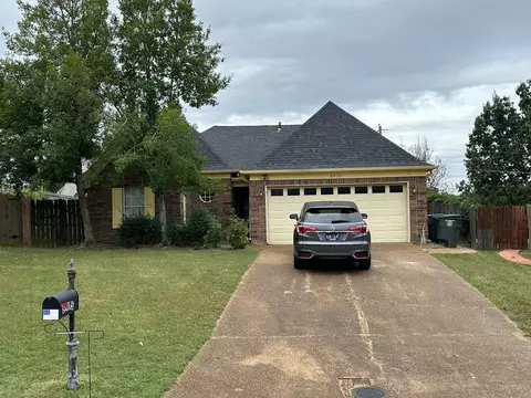 8915 Lakeside Cv, Cordova, TN 38016