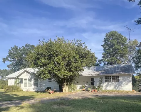 15570 Hwy 64 Hwy, Bolivar, TN 38008