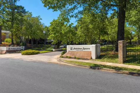 843 Thistledown Dr #1, Memphis, TN 38117